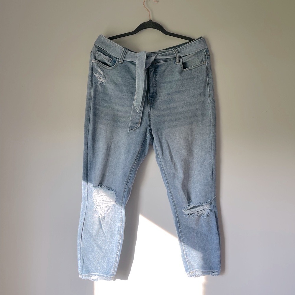 Light Washed Tied Denim Jeans